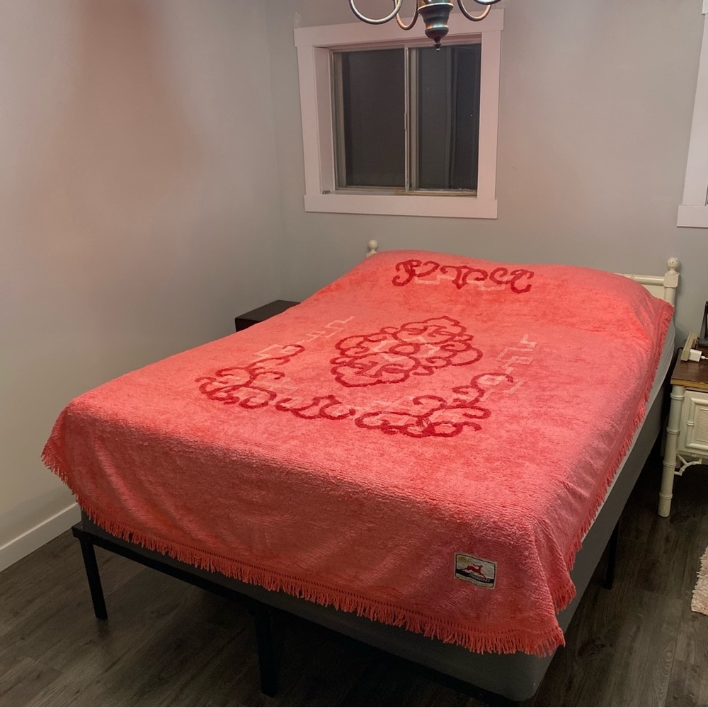 Vintage Chenille quilt coverlet blanket pink dusty rose Buddha face Shanghai‎